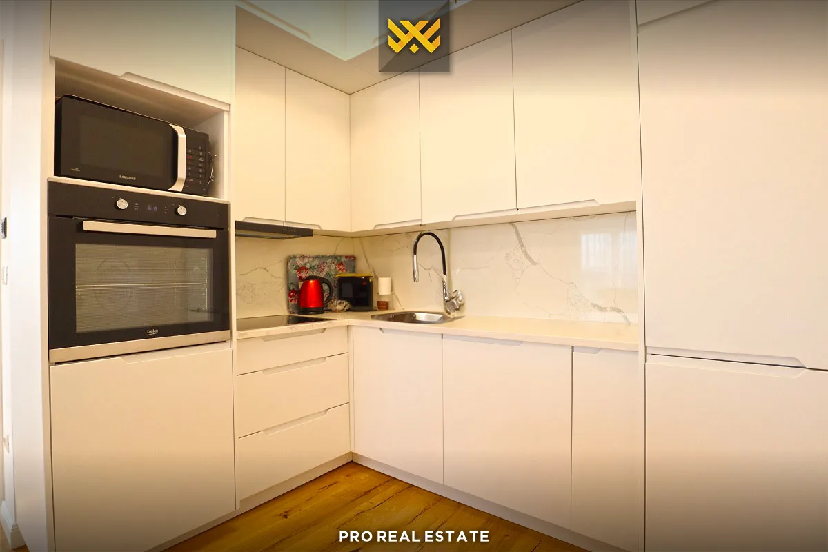 Banesa Penthouse 101m² + 60m² me #QIRA në Aktash.