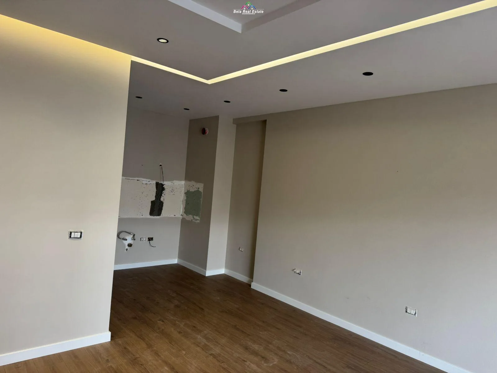 Zyre Me Qera 2+1 Tek 5 Maji ( ID BZ2882) Tirane