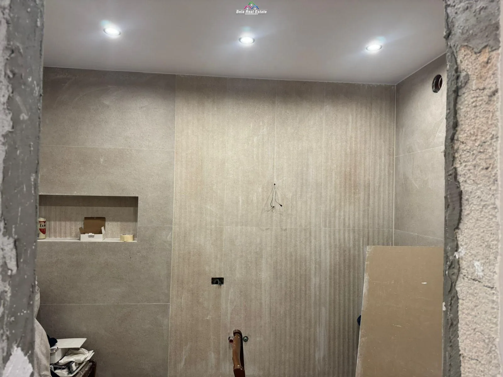 Zyre Me Qera 2+1 Tek 5 Maji ( ID BZ2882) Tirane