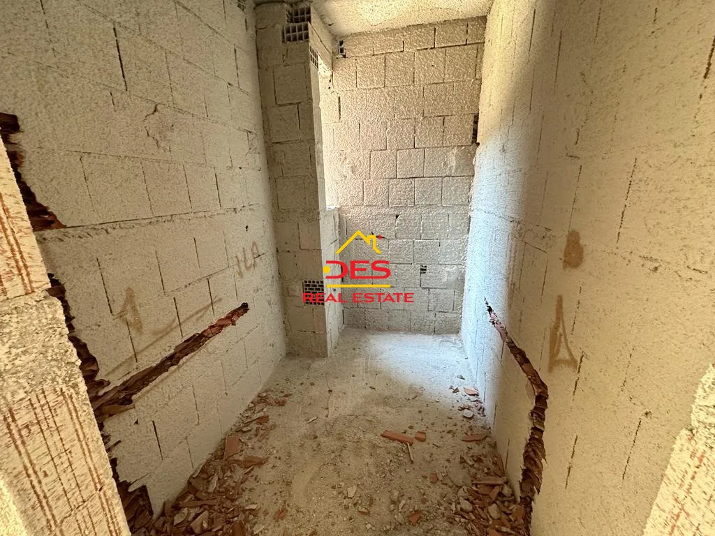 Shitet apartament 2+1 në lungomare, 🌅 pamje ballore nga deti