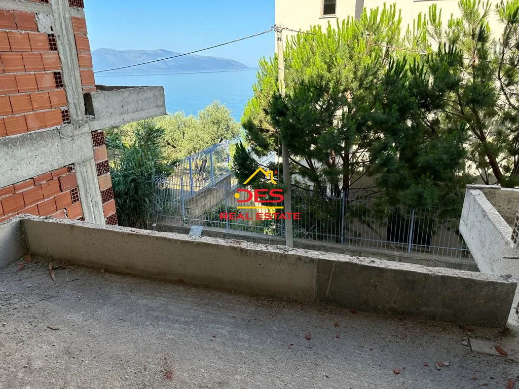 Shitet apartament 2+1 në lungomare, 🌅 pamje ballore nga deti