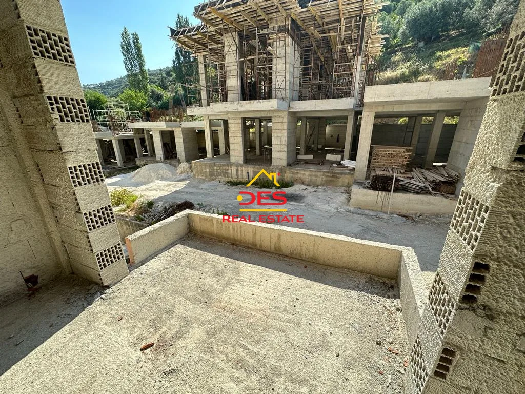 Shitet apartament 2+1 në lungomare, 🌅 pamje ballore nga deti
