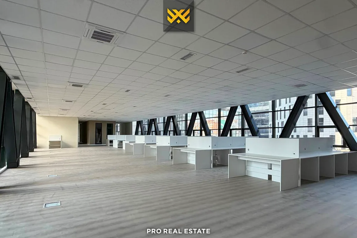 Lokal / Zyrë 950m² me #QIRA në Lakrishtë