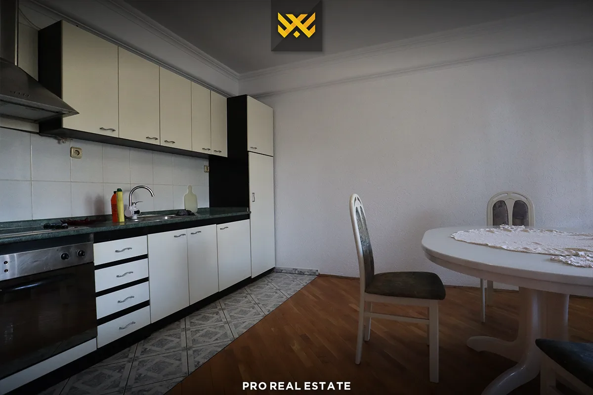 Shtëpi - Zyrë 900m² me #QIRA në Dragodan.