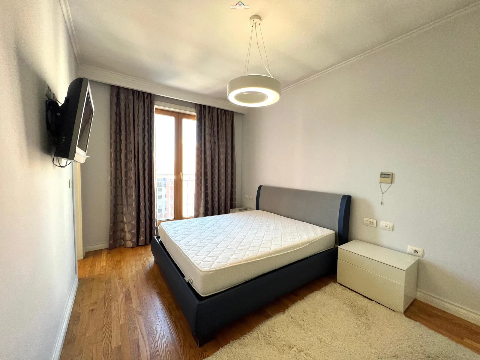 Apartament Me Qera 2+1+2 tek Blloku (ID B2201135) Tirane.