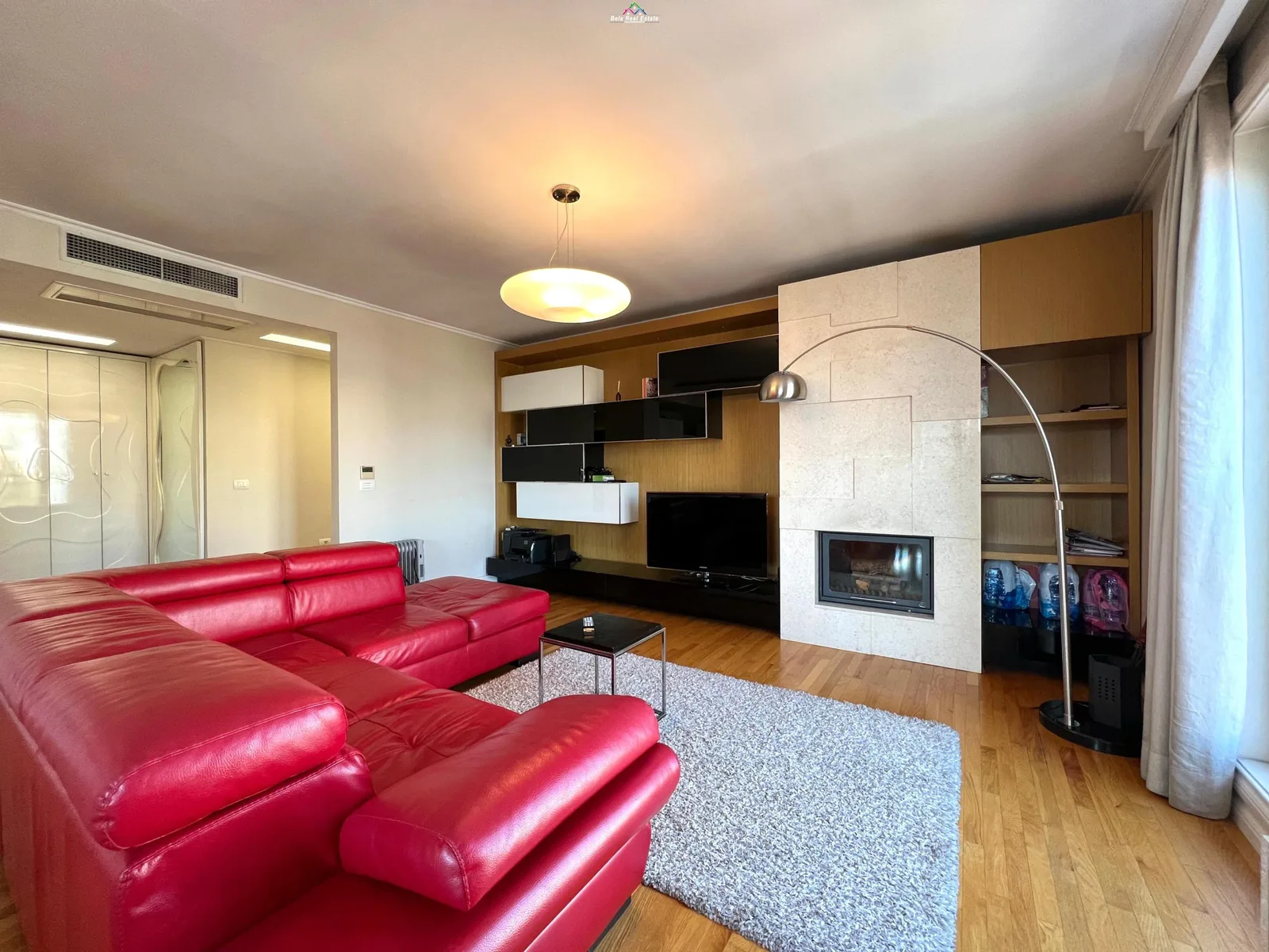 Apartament Me Qera 2+1+2 tek Blloku (ID B2201135) Tirane.