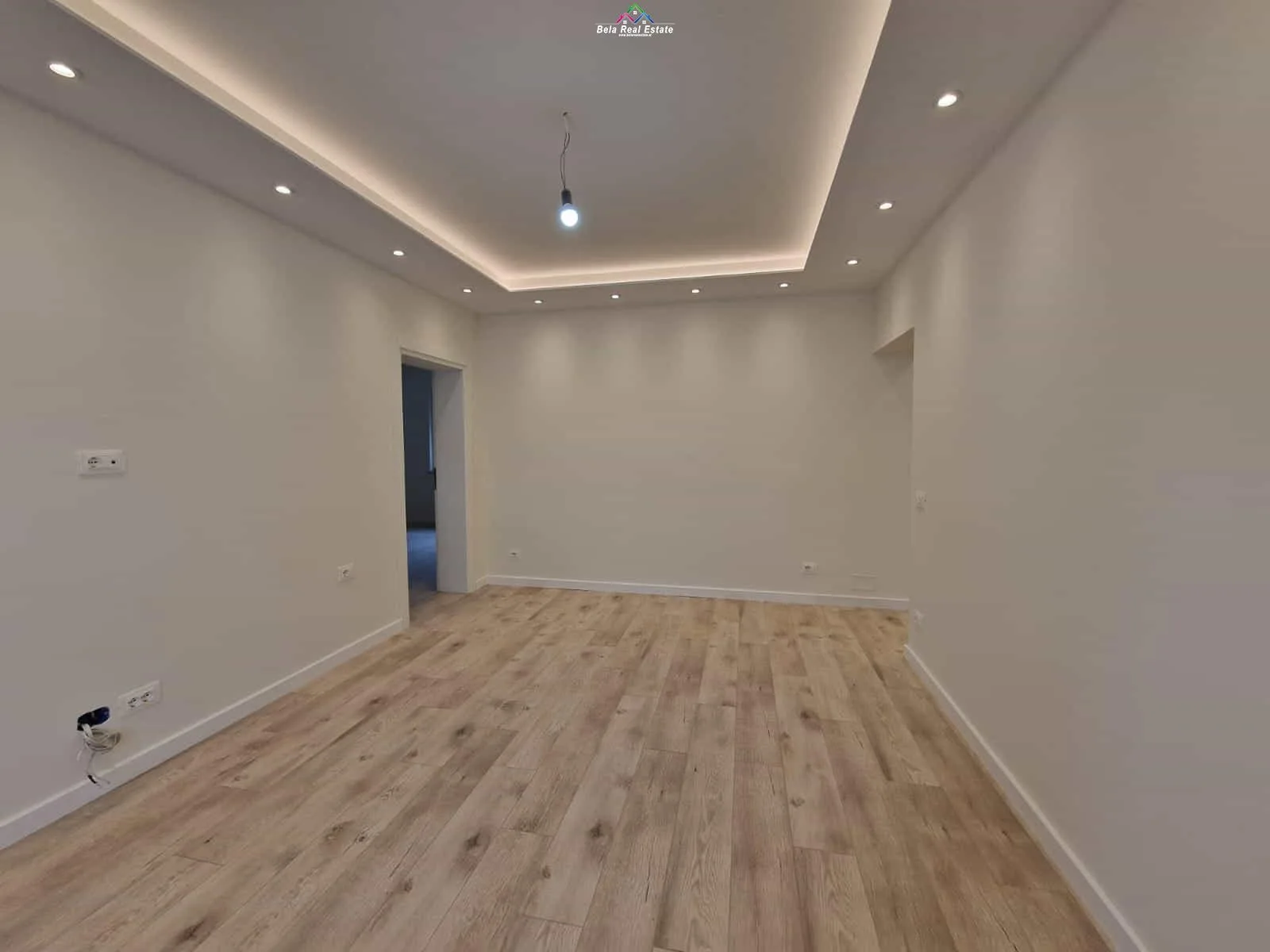 Zyre Me Qera 3+1 Ne Qender ( ID BZ2941) Tirane