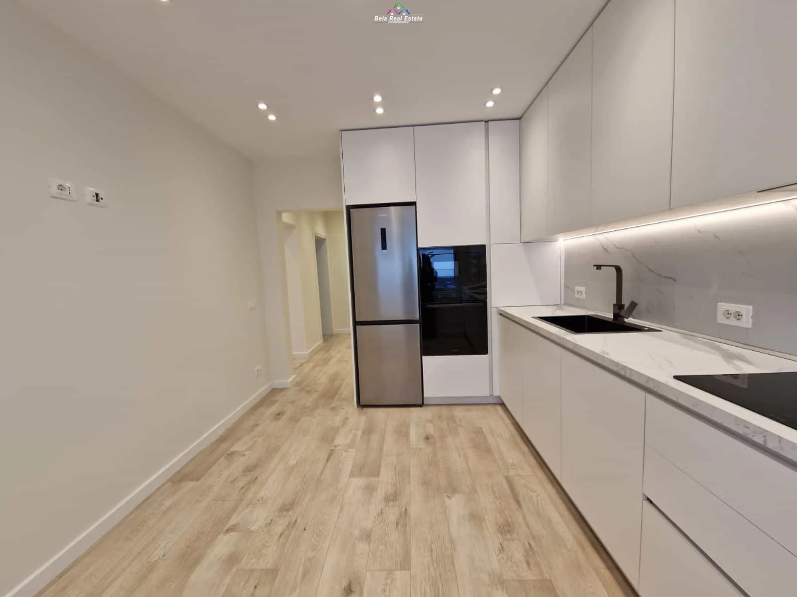 Zyre Me Qera 3+1 Ne Qender ( ID BZ2941) Tirane