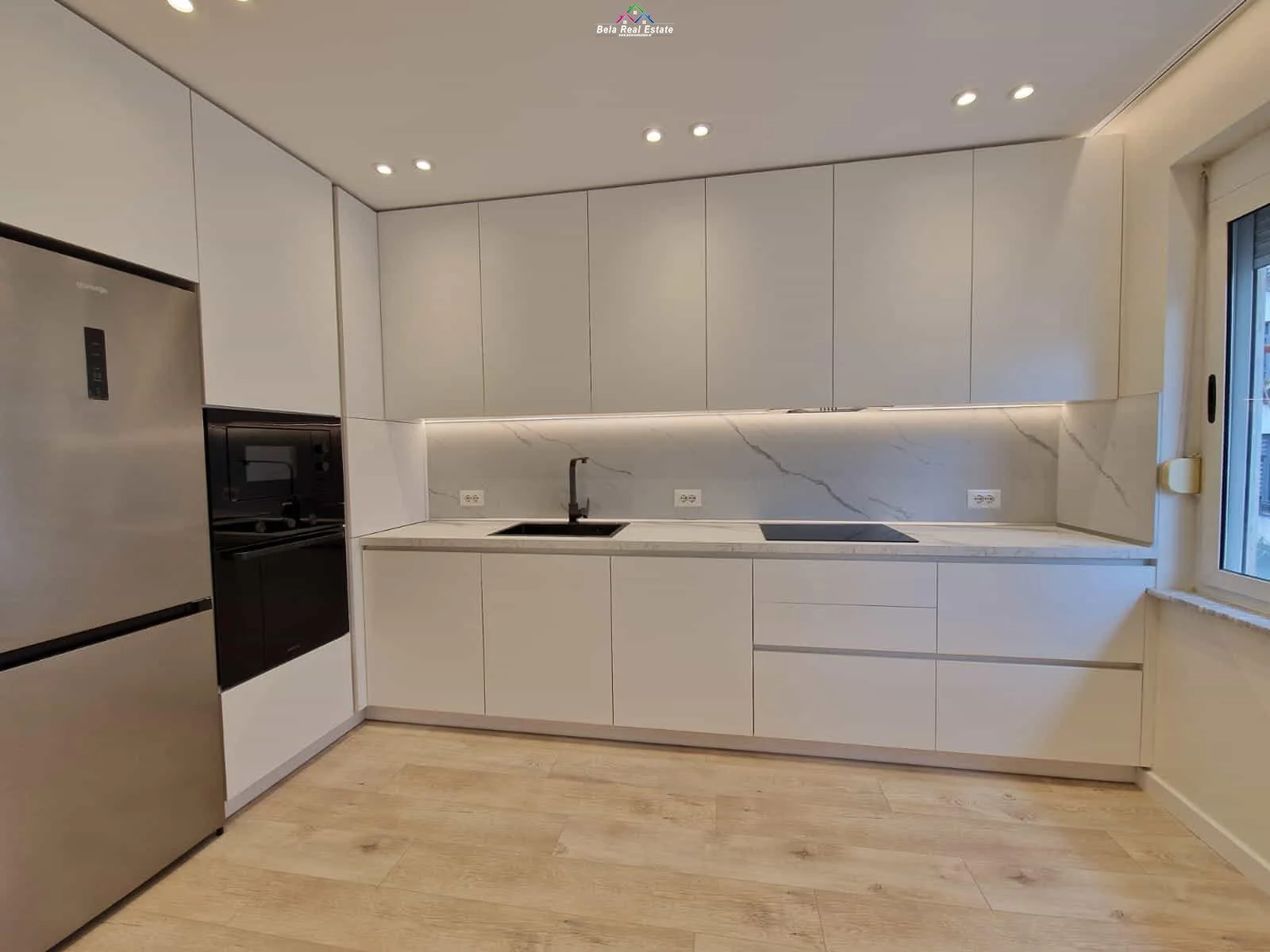 Zyre Me Qera 3+1 Ne Qender ( ID BZ2941) Tirane
