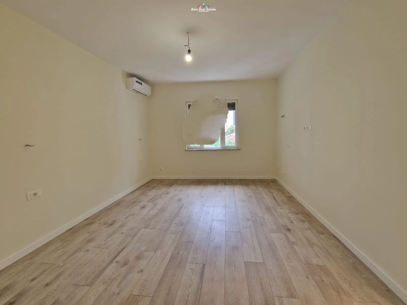 Zyre Me Qera 3+1 Ne Qender ( ID BZ2941) Tirane