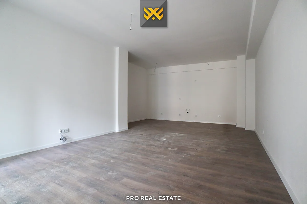 Banesë / Zyrë 100m² me #QIRA në Lakrishtë