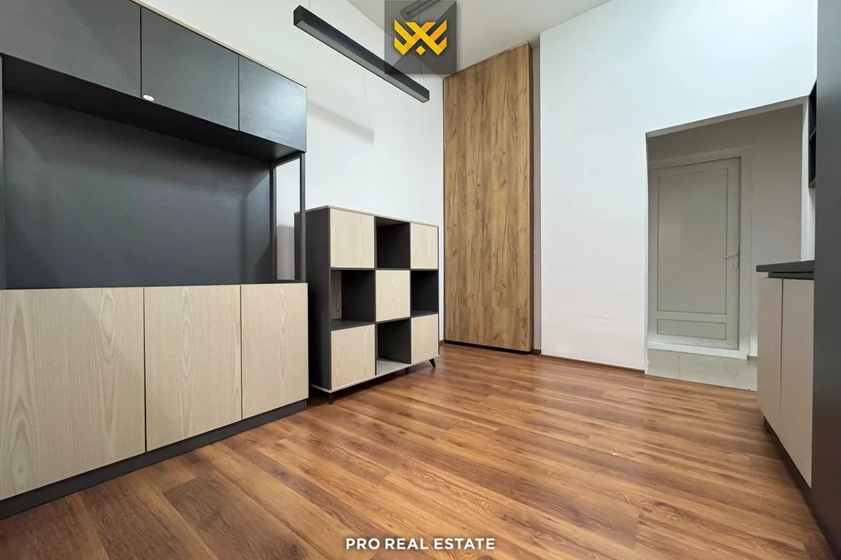 Lokal 135m² për #SHITJE në Emshir