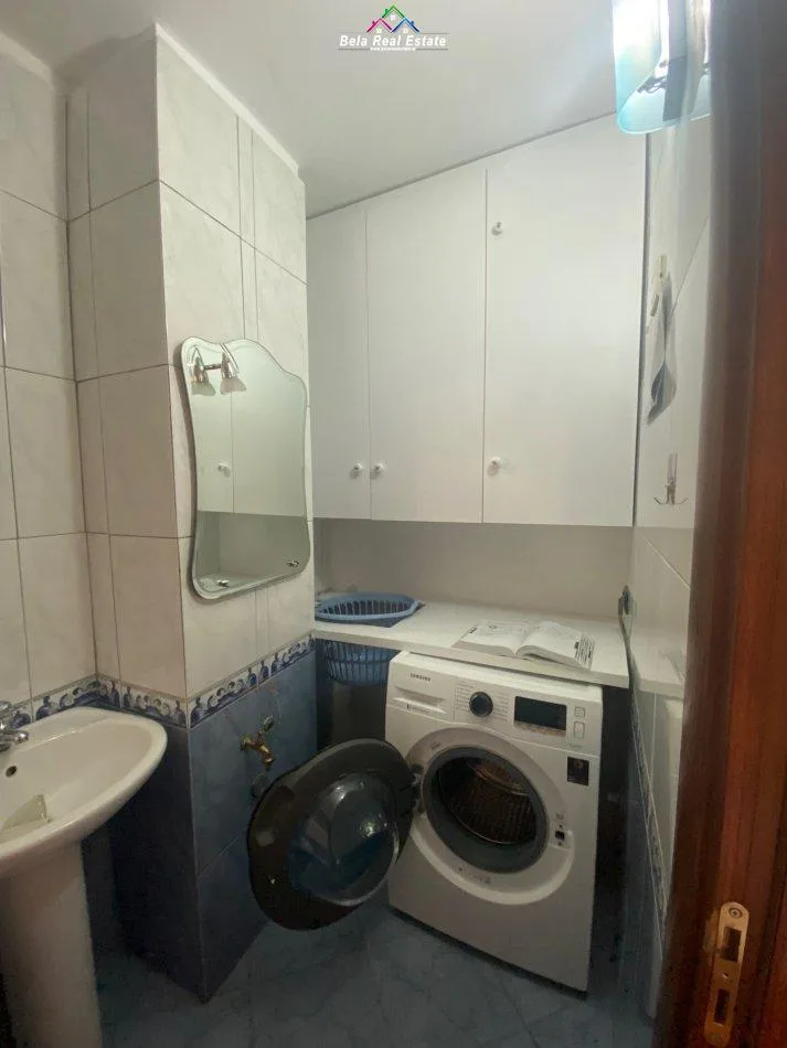 Apartament Me Qera 2+1+Post Parkimi tek Pallati me Shigjeta (ID B220884) Tirane.