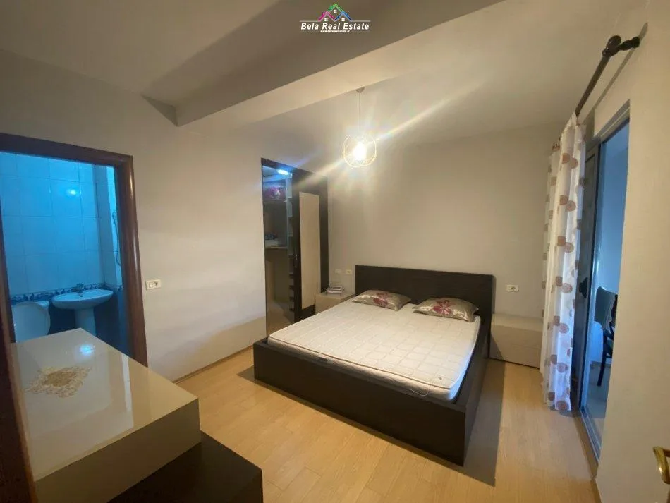 Apartament Me Qera 2+1+Post Parkimi tek Pallati me Shigjeta (ID B220884) Tirane.