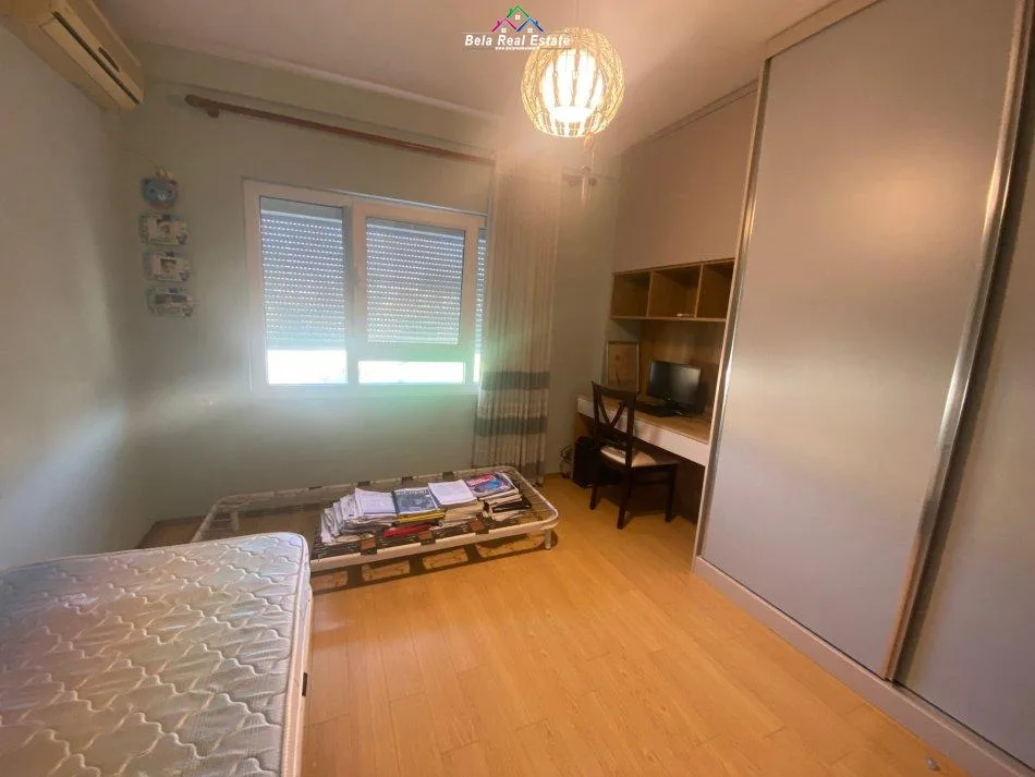 Apartament Me Qera 2+1+Post Parkimi tek Pallati me Shigjeta (ID B220884) Tirane.