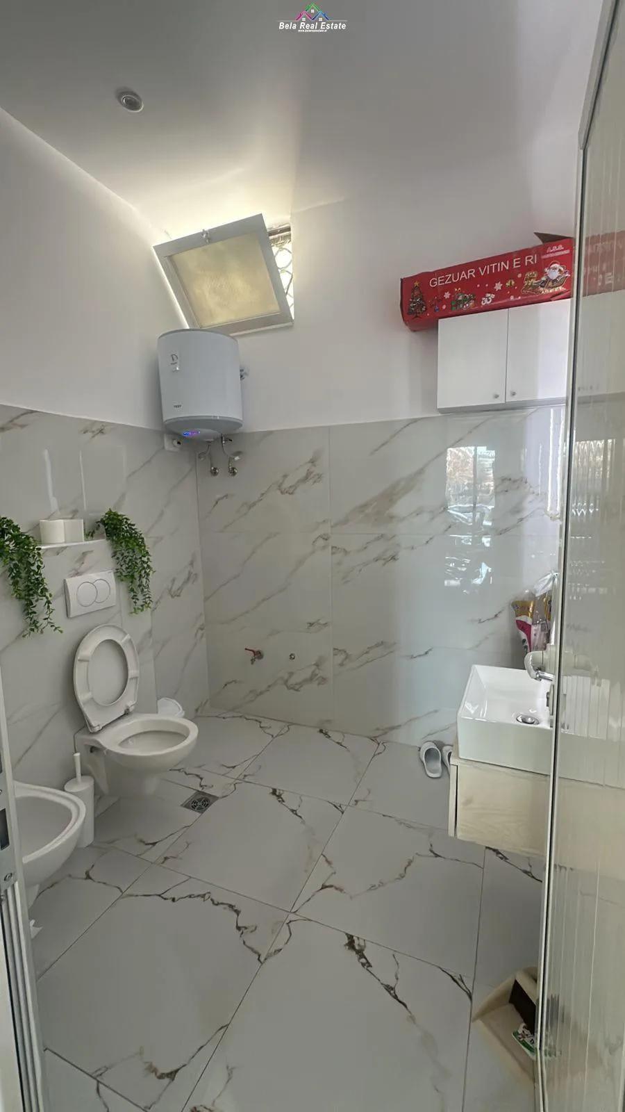 Shitet Biznes Sallon Estetik tek Rruga e Kavajes (ID BSHB179) Tirane