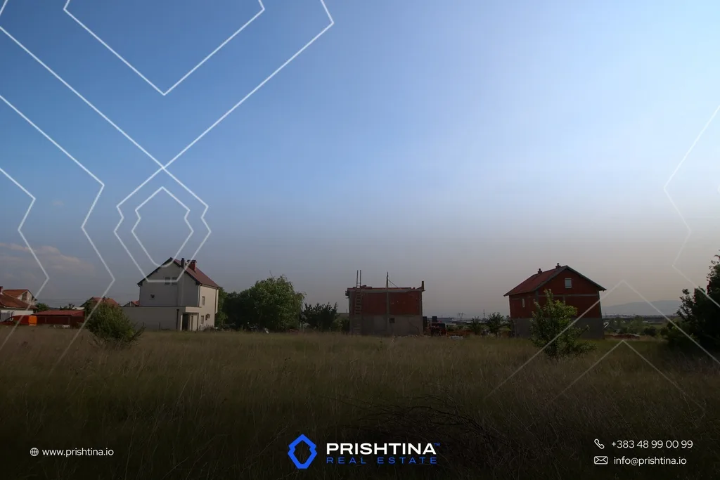 Truall me qira 1637m² në Përroi i Njelmët