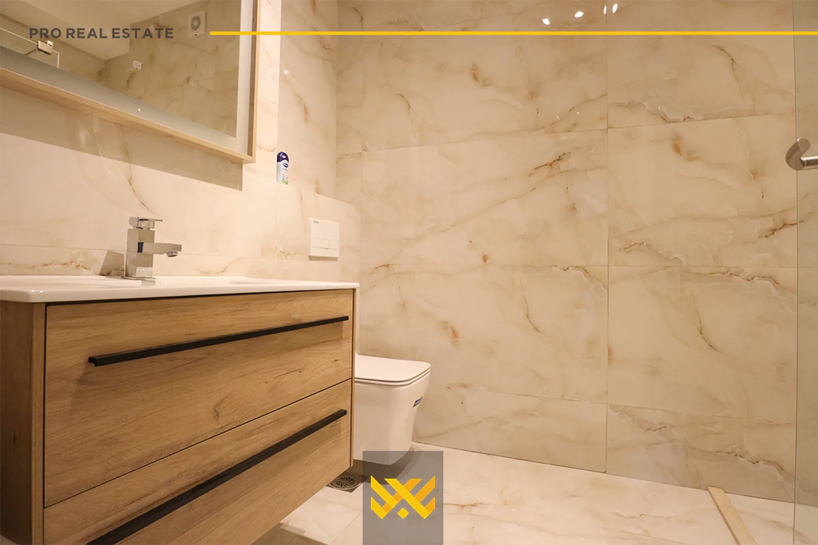 Banesë – Duplex 153m²+102m² në SHITJE te 4 Llullat.