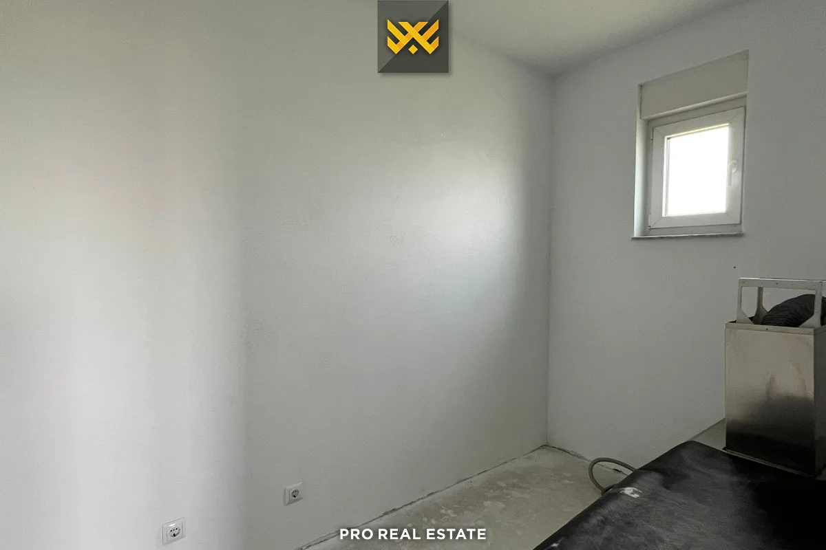 Shtëpi 220m² për #SHITJE në Lebanë