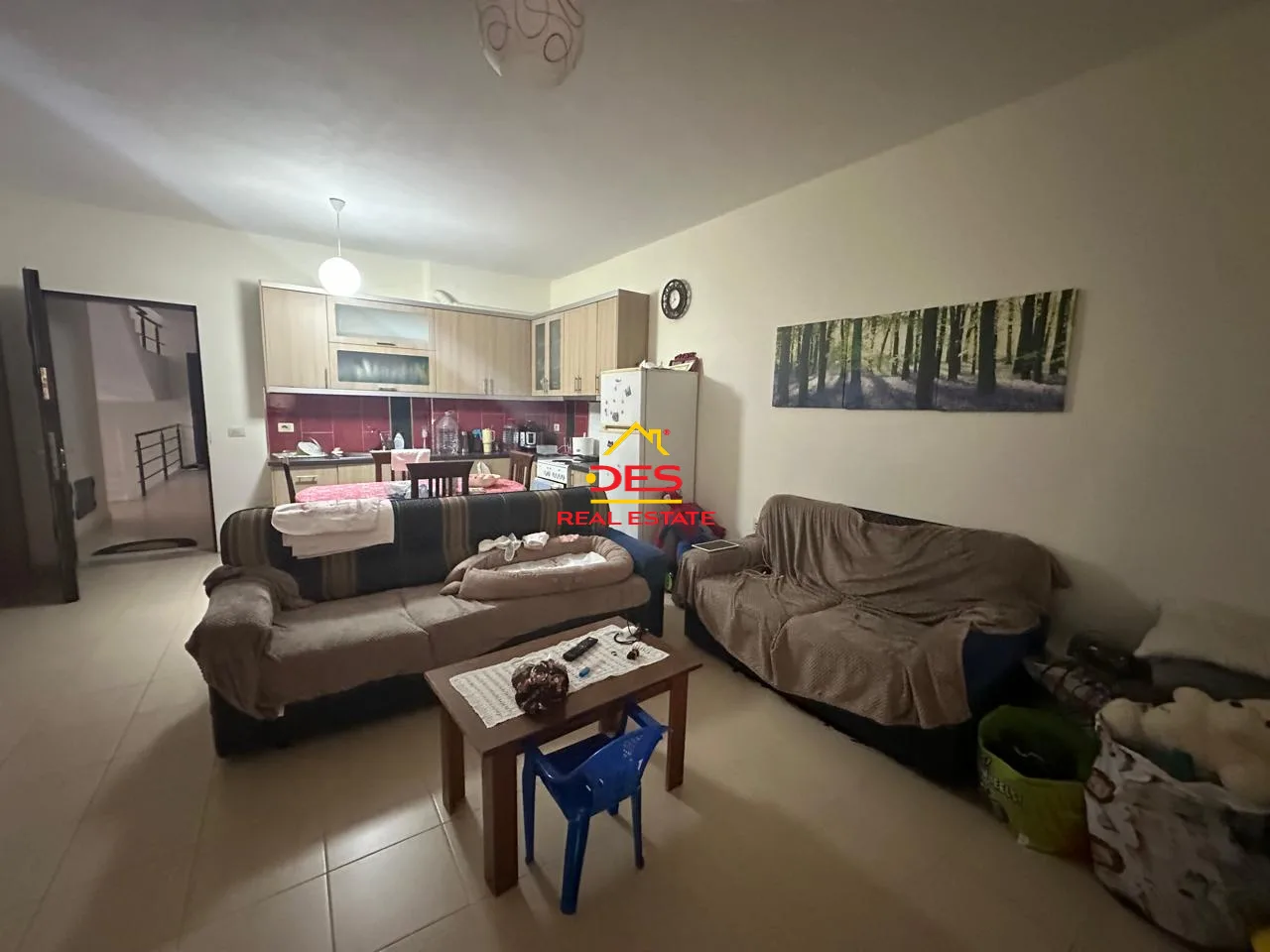 Shitet Apartament 2+1 në Sarandë – Vijë e Parë me Detin 🌊