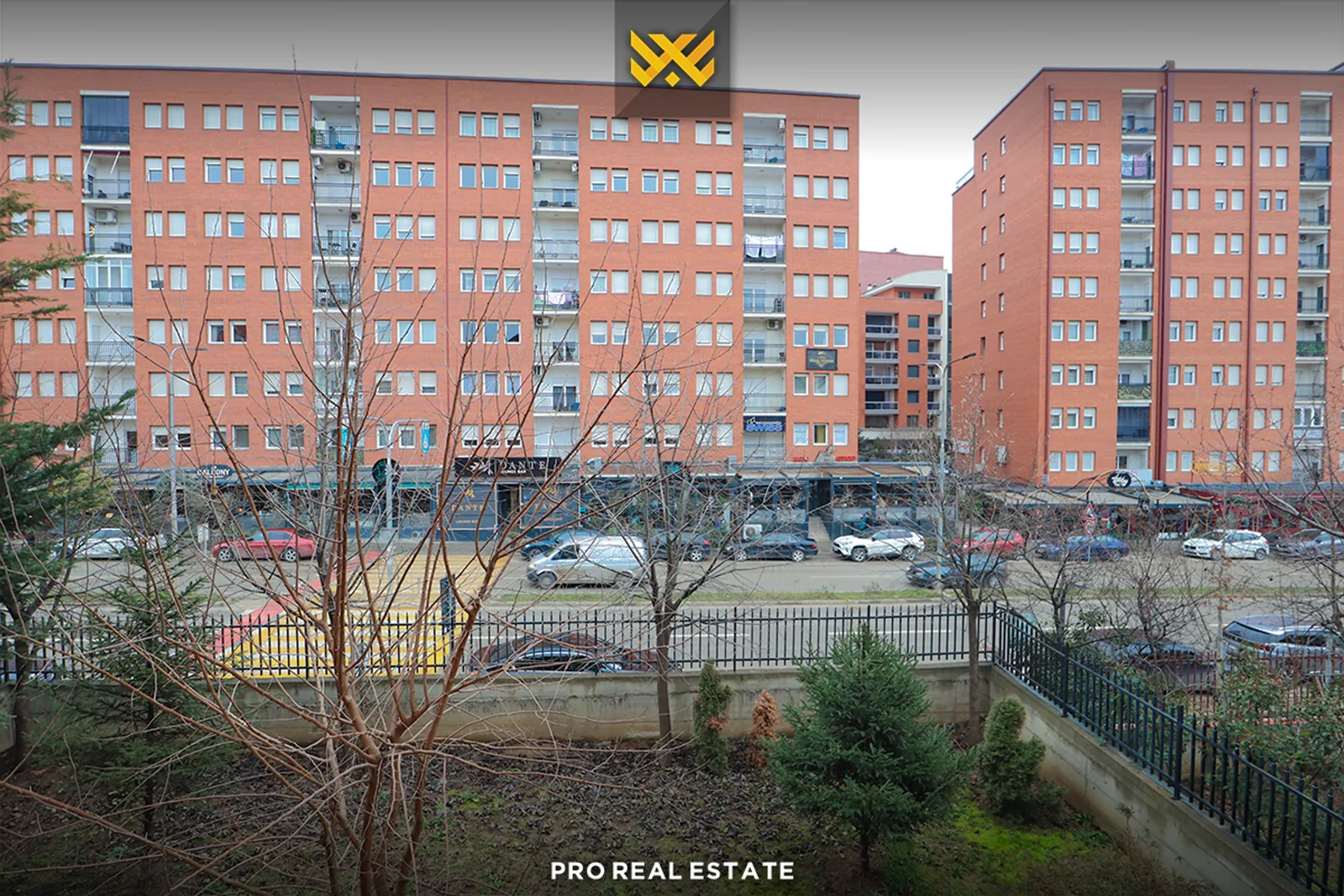 Shtëpi / Zyre 300m² me #QIRA në Bregun e Diellit