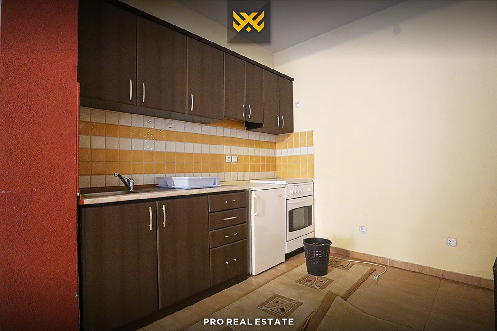 Shtëpi / Zyre 300m² me #QIRA në Bregun e Diellit