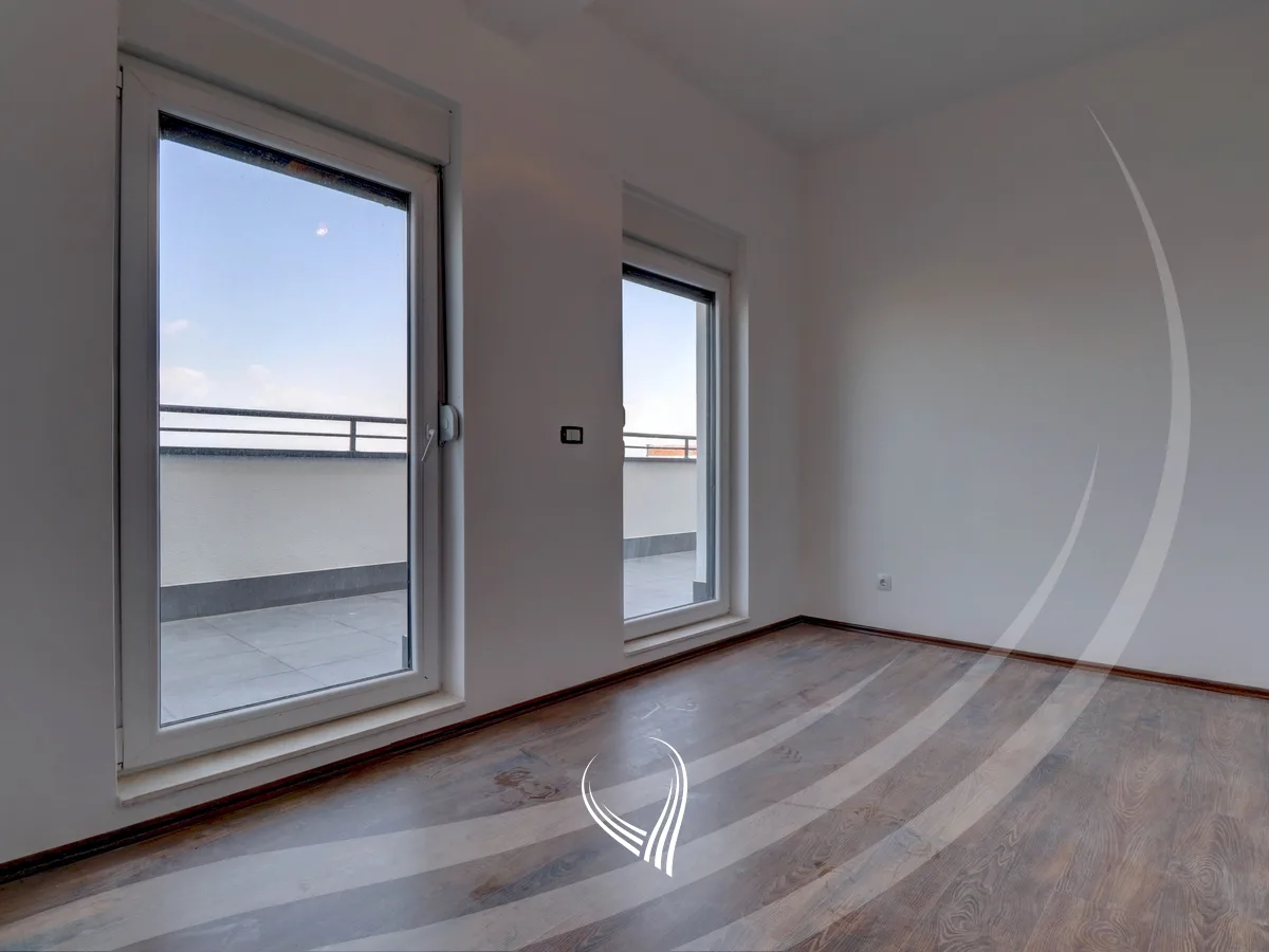Penthouse me 3 dhoma gjumi në shitje në lagjen Prishtina e Re – afër Albi Mall