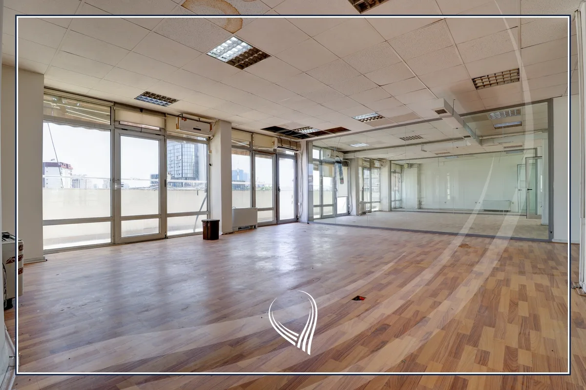 Hapësirë afariste 800m2 me qira në lagjen Qafa