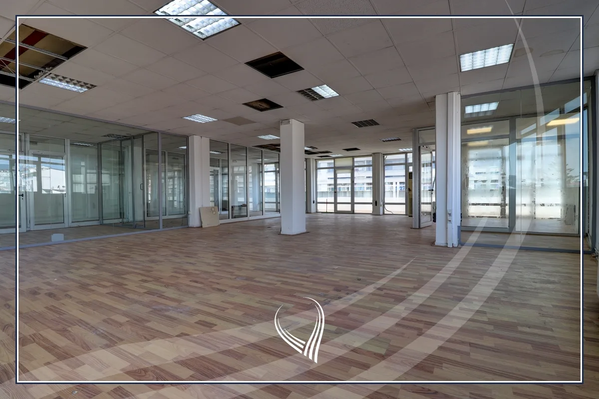 Hapësirë afariste 800m2 me qira në lagjen Qafa
