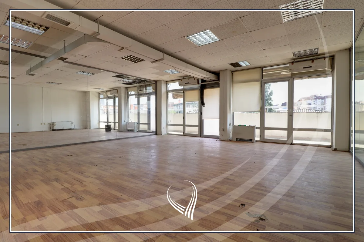Hapësirë afariste 800m2 me qira në lagjen Qafa