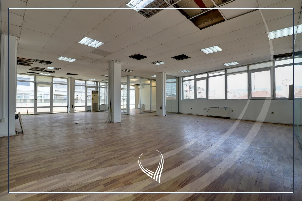 Hapësirë afariste 800m2 me qira në lagjen Qafa