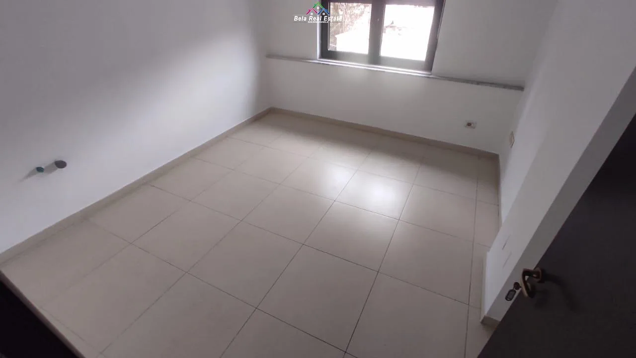 Zyre Me Qera Tek Brryli (ID BZ2546) Tirane.