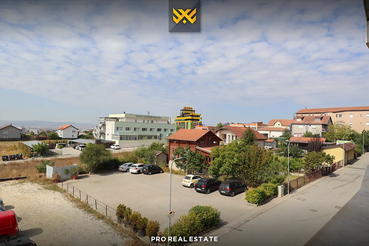 Shtëpi 320m² për #SHITJE në Veternik.