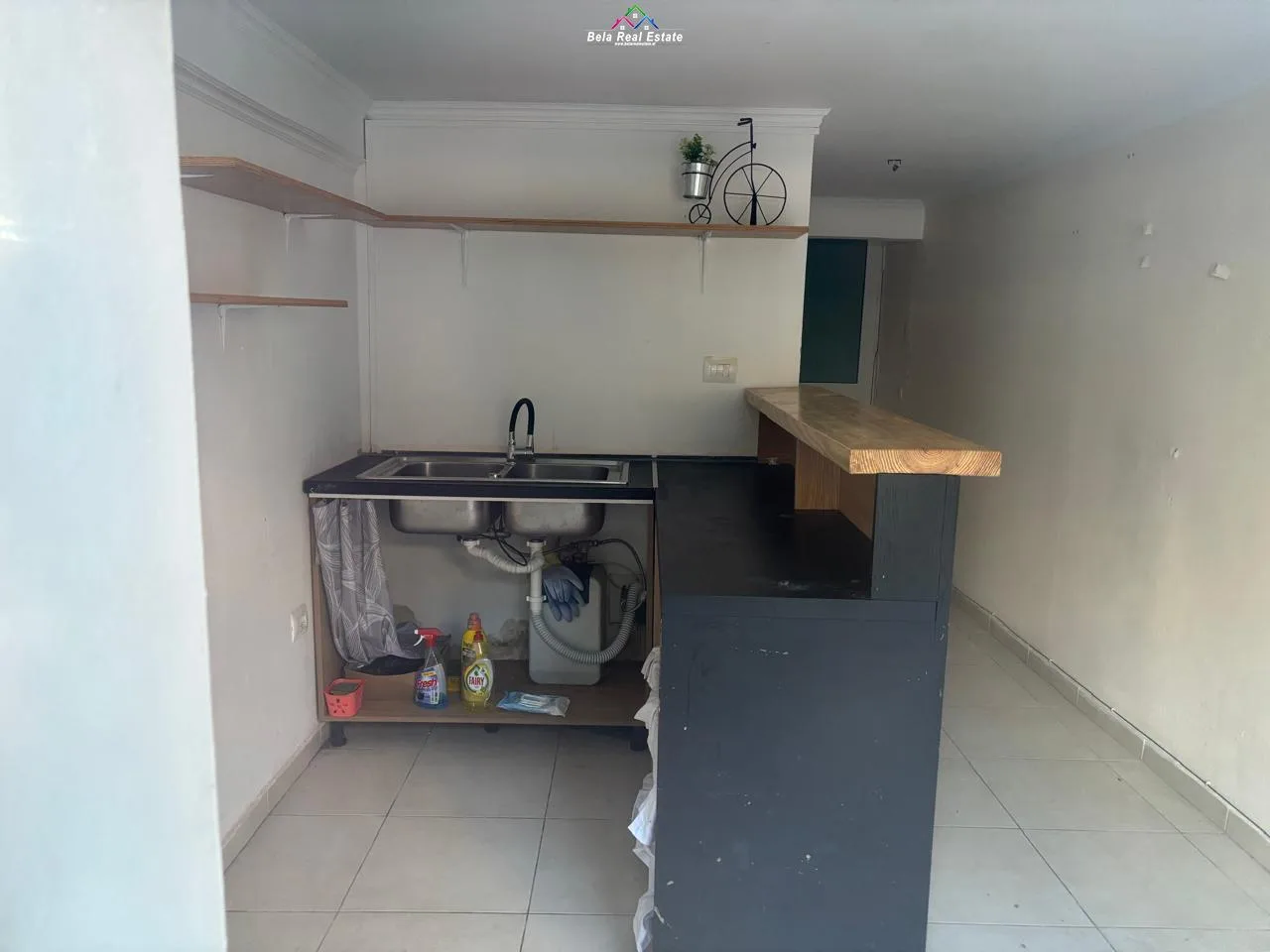 Dyqan Me Qera Tek Ish Ekspozita ( ID BD21808) Tirane