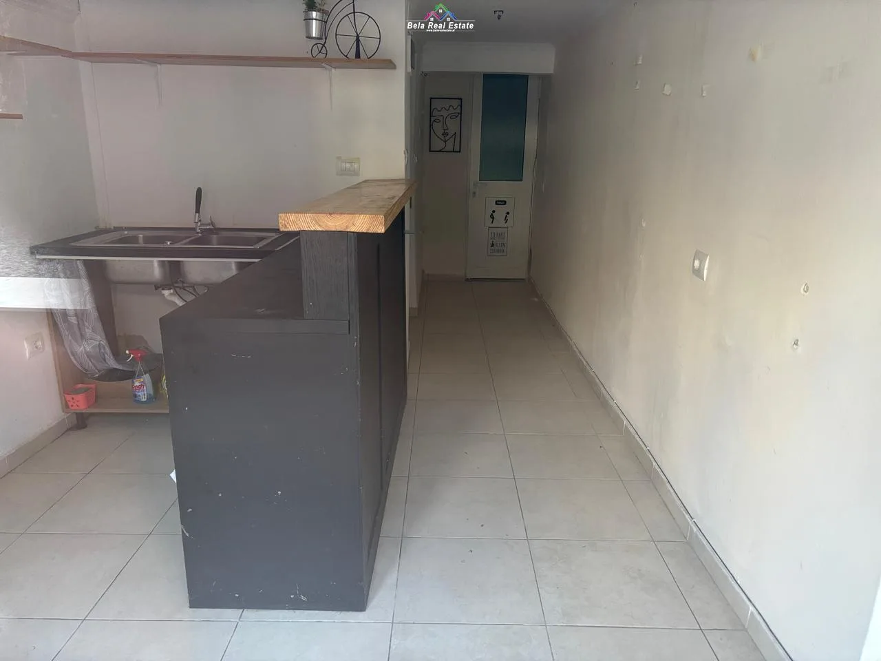 Dyqan Me Qera Tek Ish Ekspozita ( ID BD21808) Tirane