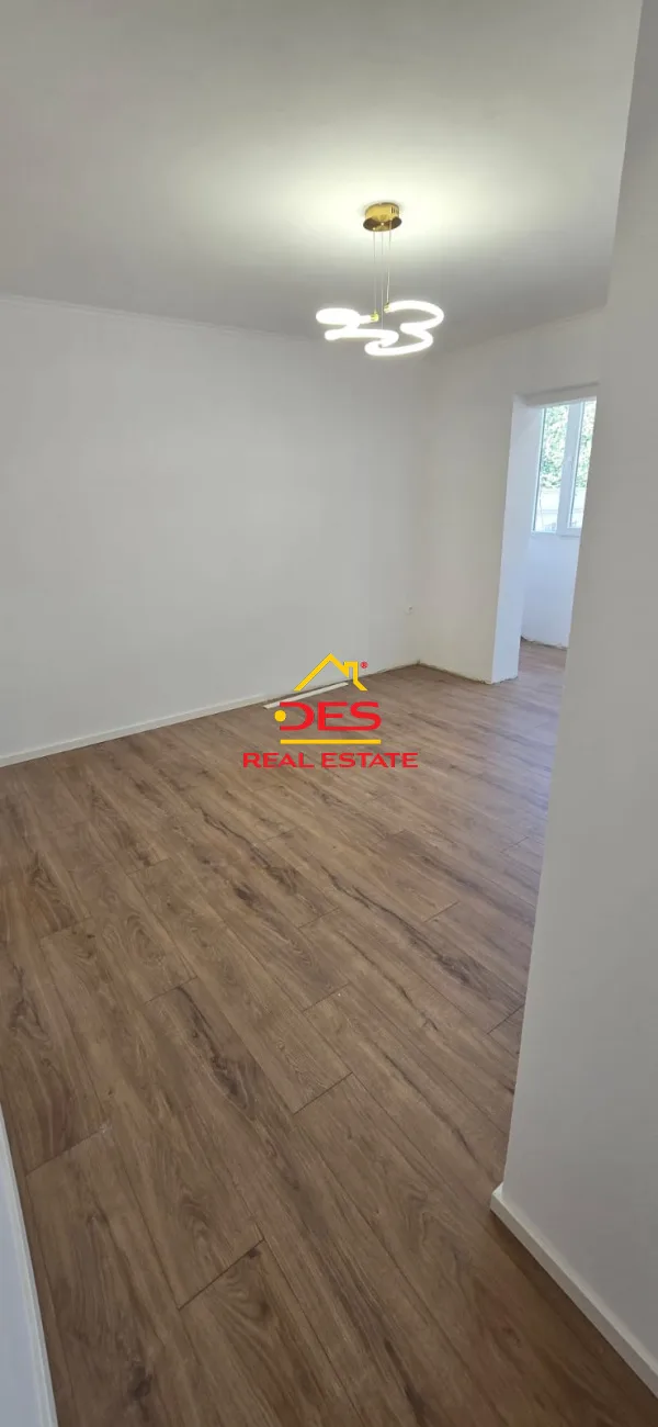 Shitet apartament 2+1 ne rrugen e Kavajes!