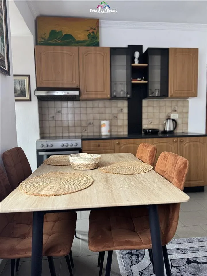 Apartament me qera 1+1 tek Shkolla e Kuqe (ID B211288) Tirane