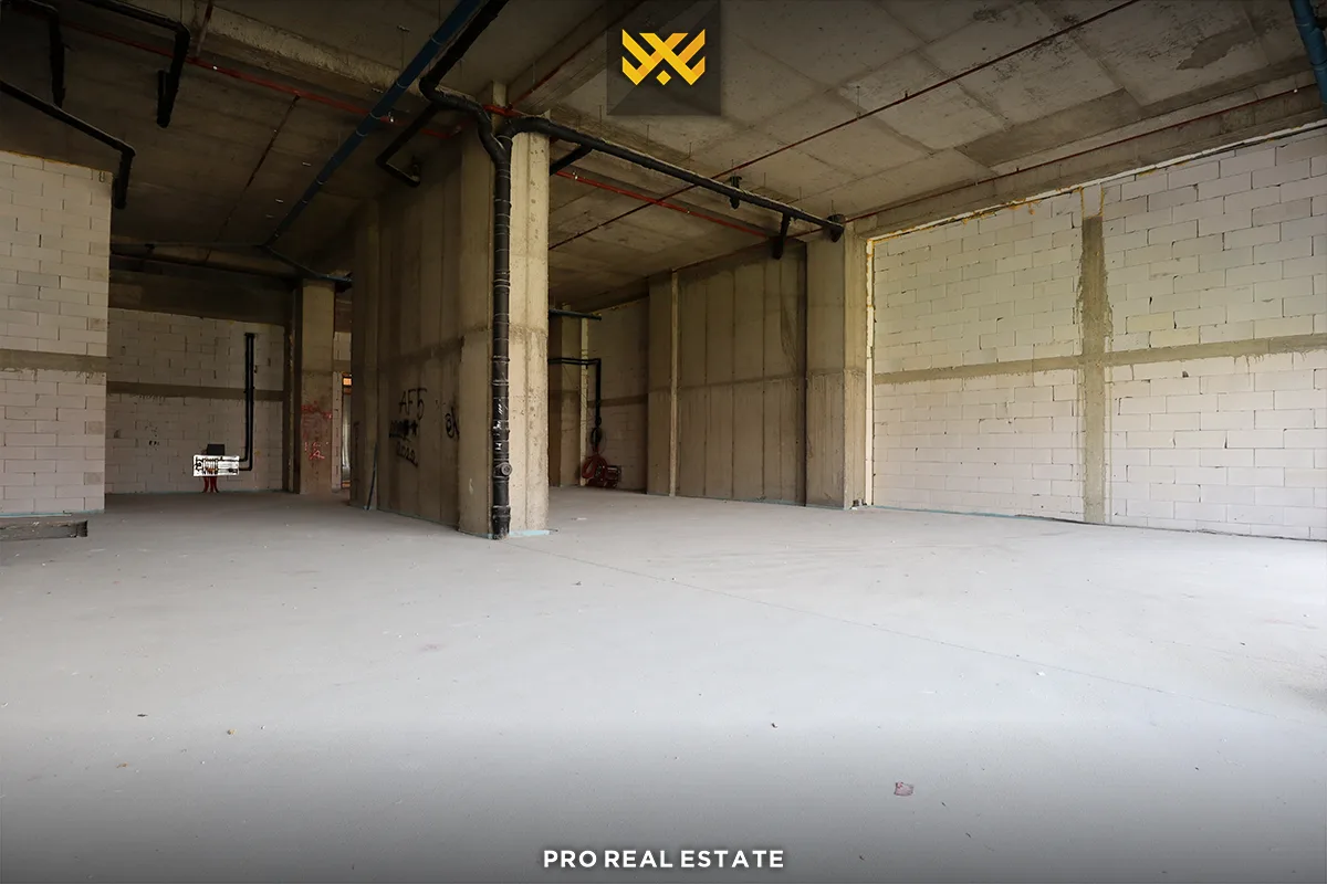 Lokal 270m² me #QIRA në Lakrishtë.