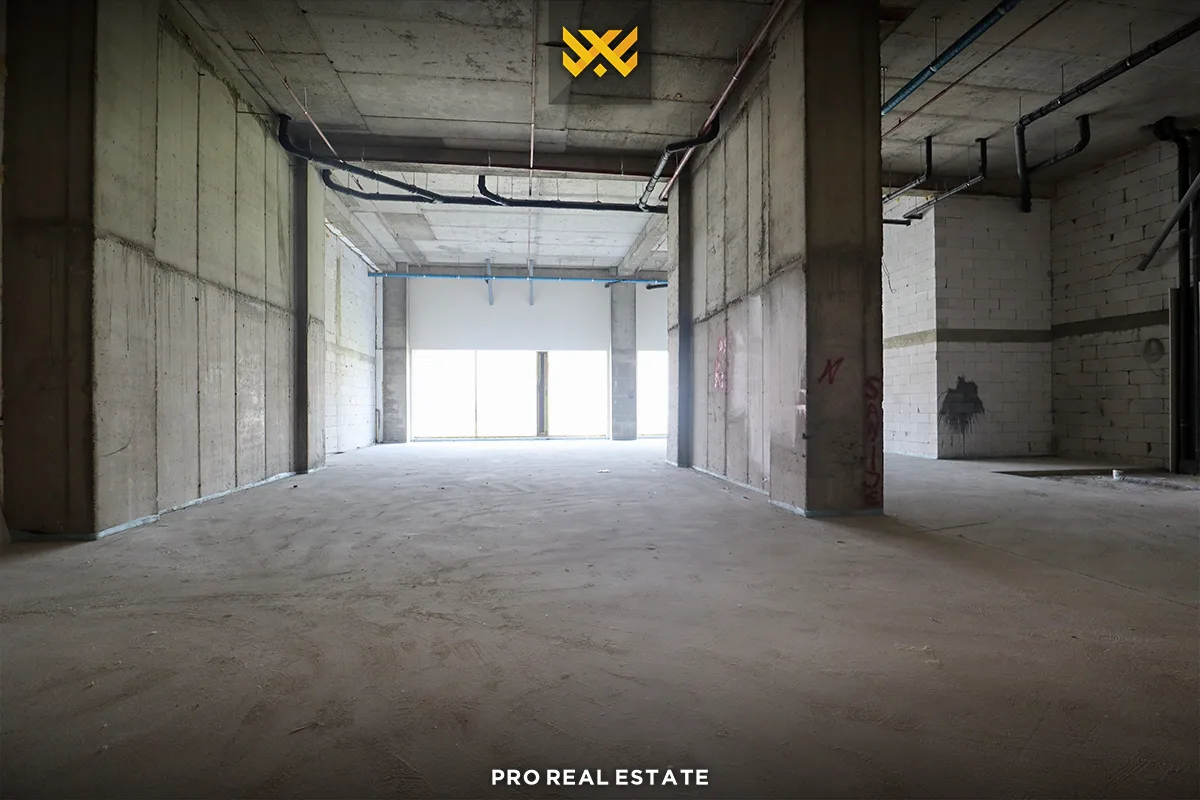 Lokal 270m² me #QIRA në Lakrishtë.
