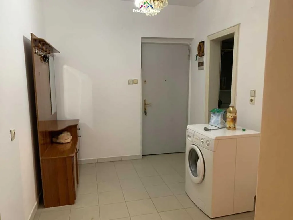 Apartament Me Qera 2+1 tek Bulevardi Zogu i Pare (ID B221242) Tirane