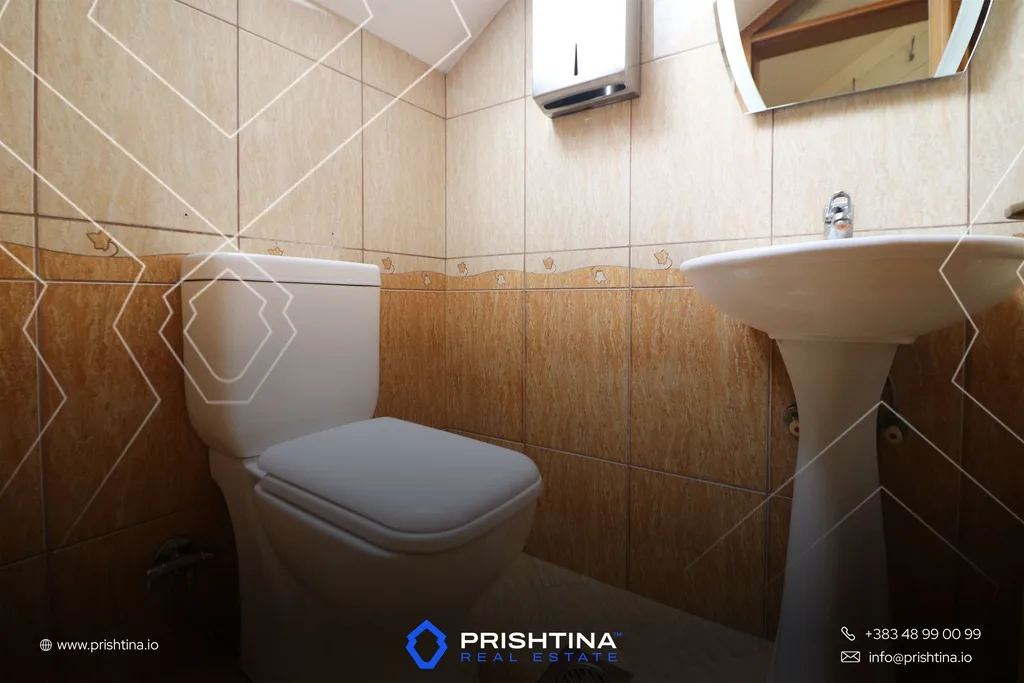 Objekt me qira 150m² në Qendër