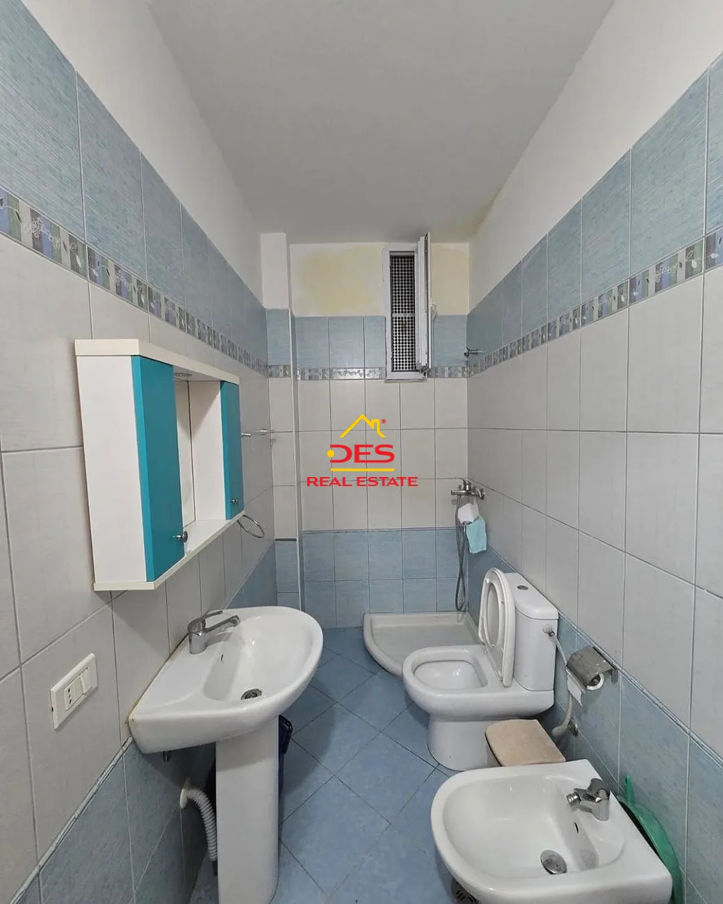 JEPET ME QIRA APARTAMENT 2+1 NË LUNGOMARE ,VLORË 📍 Pranë Konsullatës Italiane