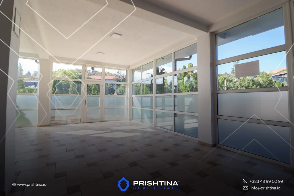 Shtëpi me qira 500m² në Sofali