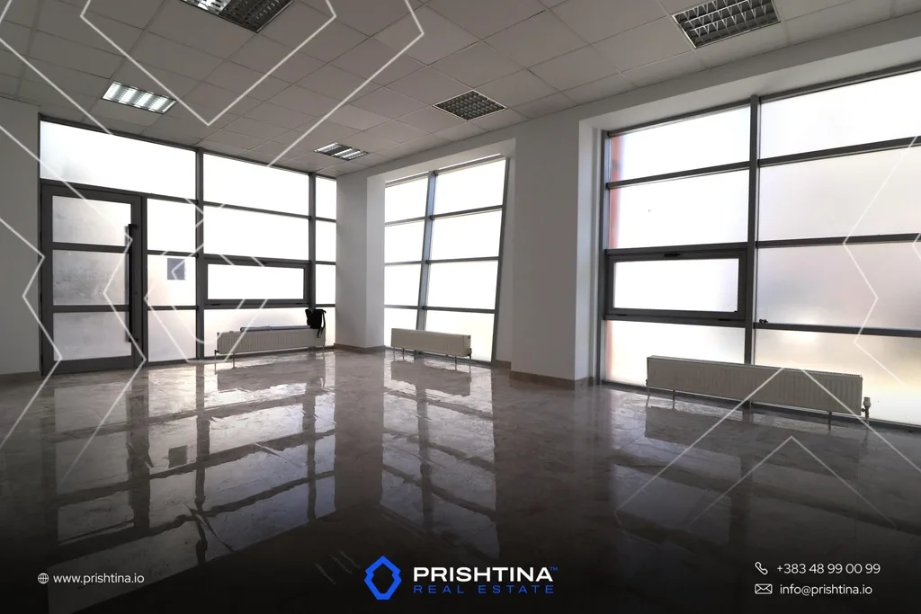 Lokal me qira 60m² në Emshir