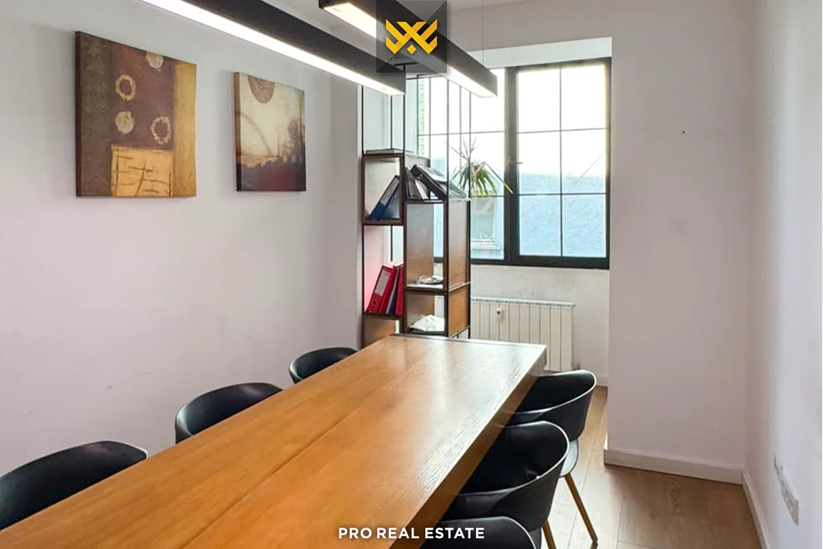 Zyrë 102m² me #QIRA në Qendër