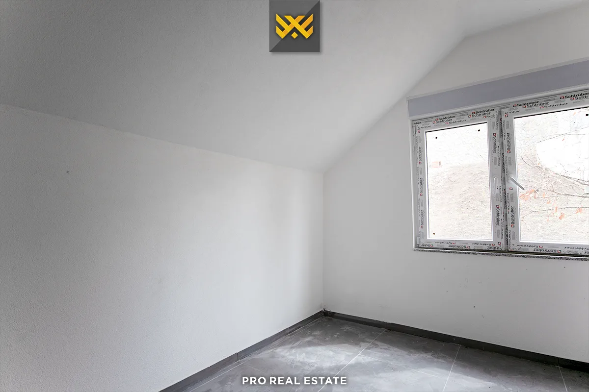 Villë 100m² për #SHITJE në Makresh I Epërm.