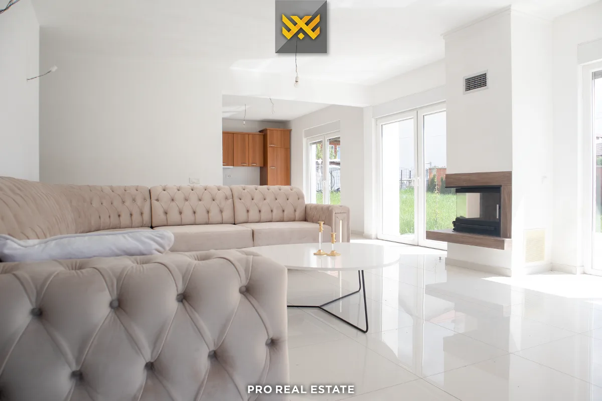 Shtëpi 250m² për #SHITJE në Bardhosh.