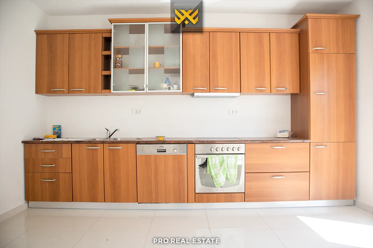 Shtëpi 250m² për #SHITJE në Bardhosh.