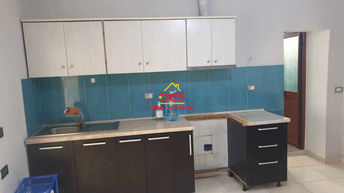 Jepet me qira shtëpi private 2+1 pranë teatrit “petro marko” ,vlorë
