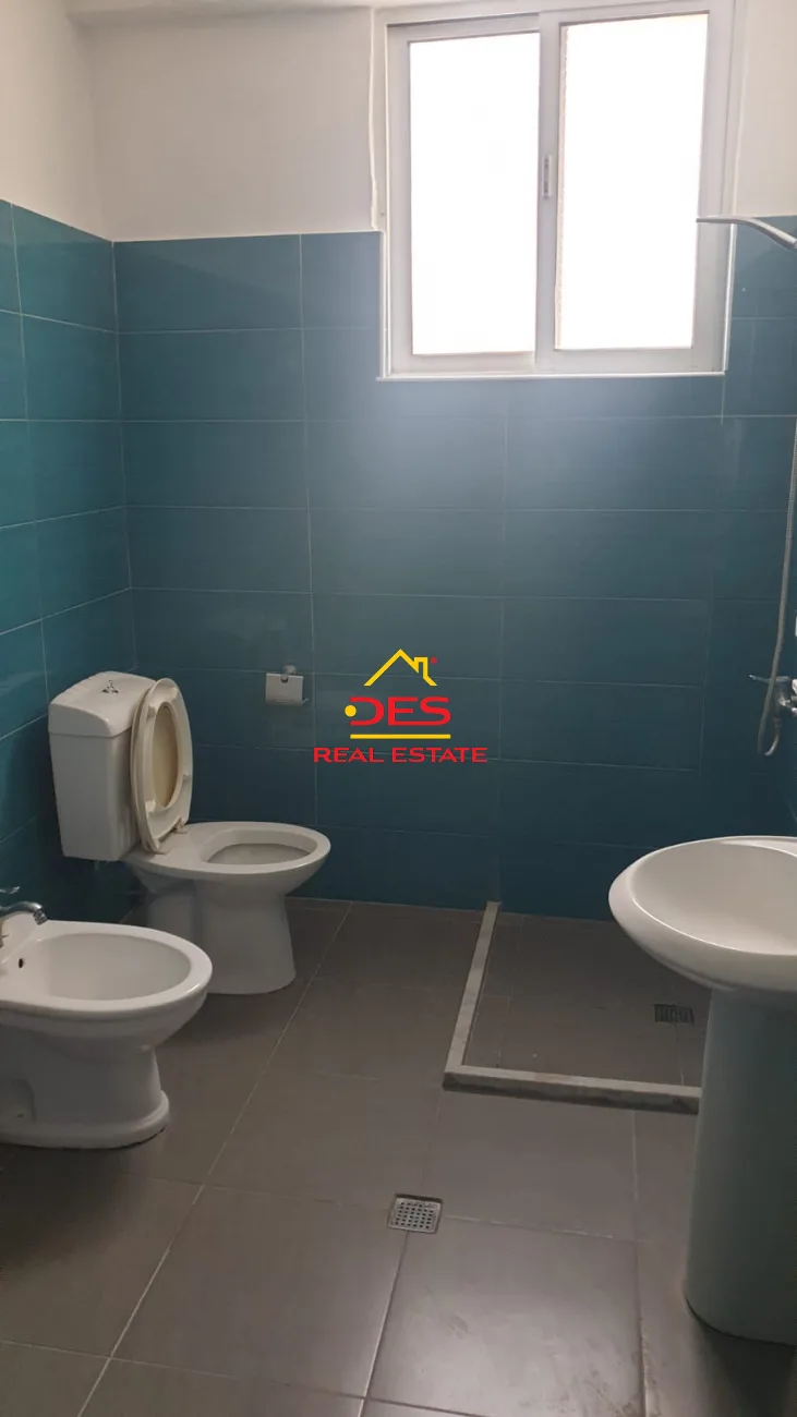 Jepet me qira shtëpi private 2+1 pranë teatrit “petro marko” ,vlorë